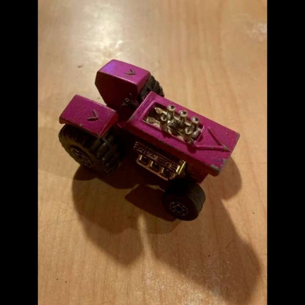 MATCHBOX LESNEY Superfast 25 Mod Tractor 1972 Purple Maltese Cross Wheel